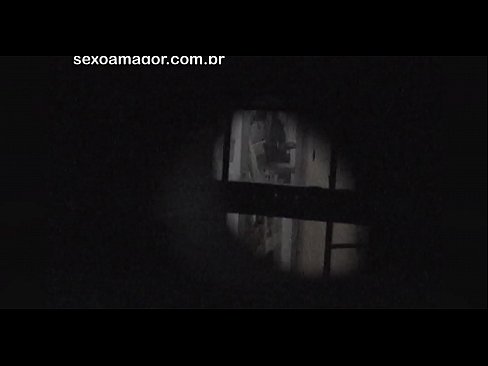 ❤️ Sarışın, içi boş tuğlaların arkasına gizlenmiş bir mahalle röntgencisi tarafından gizlice videoya alınır ❤️ Anal video bize %tr.pornio.xyz