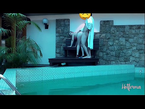 ❤️ Patron hizmetçiyi havuza davet eder ama bir sıcağa dayanamaz ❤️ Anal video bize %tr.pornio.xyz